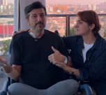 Lito Sousa apareceu ao lado da esposa, Mila Seidl, em vídeo gravado após receber o diagnóstico da doença rara - Foto: Aviões e Músicas/YouTube/Reprodução