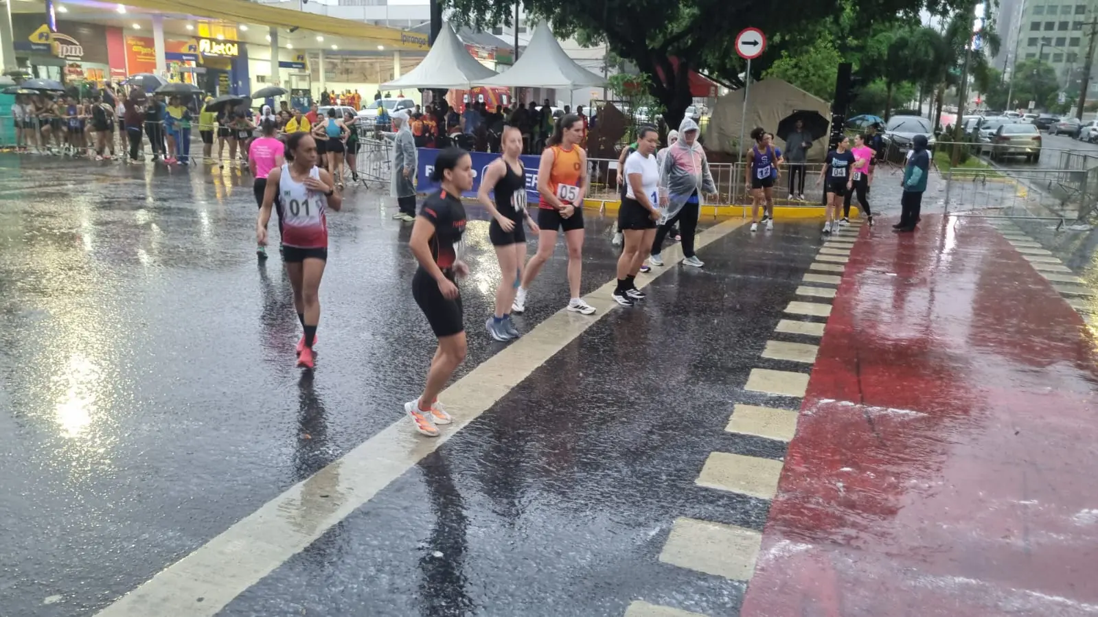 Chuva cancela desfile dos 127 anos de Campo Grande nesta quarta-feira