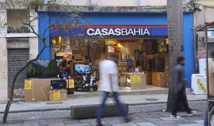 Justiça suspende demissões da Casas Bahia e manda restabelecer contratos