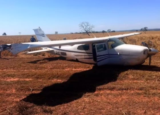 Aeronave usada pelo grupo foi interceptada pela FAB antes da fuga para uma área de mata em São Gabriel do Oeste - Foto: PMMS