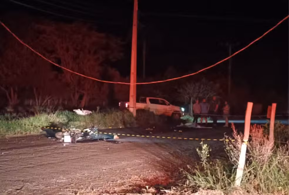 Jovem de 20 anos morre após moto bater em poste na MS-166