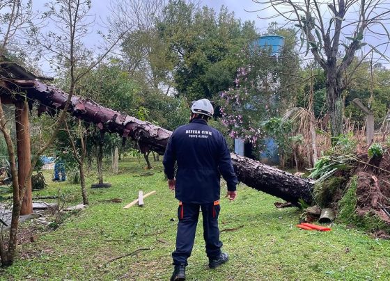 Temporal com granizo e vendaval deixou estragos em Eldorado do Sul, no Rio Grande do Sul - Foto: Defesa Civil POA/Divulgação