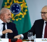 Lula e Edson Fachin participam de evento no Palácio do Planalto em meio à crise no STF - Foto: Brenno Carvalho/Agência O Globo