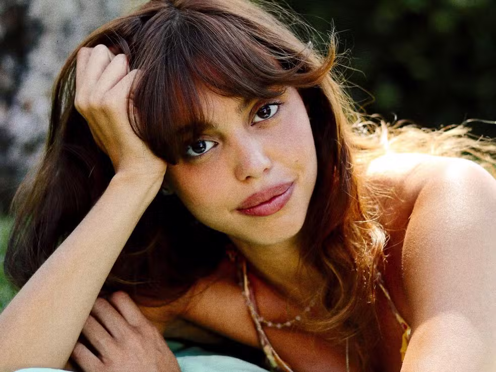 Dora Sanches é indicada ao Grammy Latino na categoria Artista Revelação
