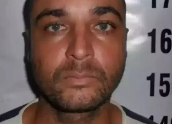  Alexsandro Costa Campos, de 41 anos, morto nesta segunda-feira (Foto: Reprodução)... veja mais em https://www.campograndenews.com.br/cidades/capital/camera-flagra-momento-em-que-homem-e-morto-a-facada-pelo-colega-de-trabalho