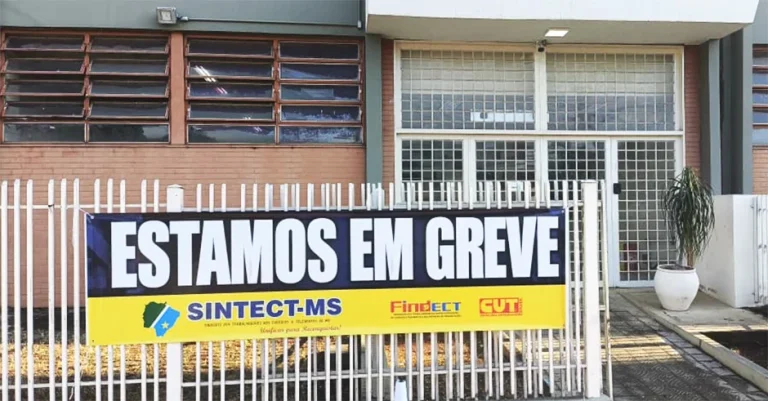 Trabalhadores dos Correios participam de mobilização durante a greve em Campo Grande - Foto: Divulgação
