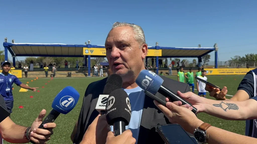 Tetracampeão mundial Branco participou da inauguração do Centro de Desenvolvimento de Futebol em Campo Grande - Foto: Léo de França/Jornal Midiamax