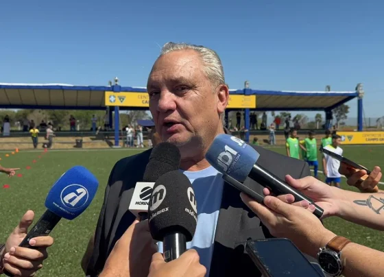 Tetracampeão mundial Branco participou da inauguração do Centro de Desenvolvimento de Futebol em Campo Grande - Foto: Léo de França/Jornal Midiamax
