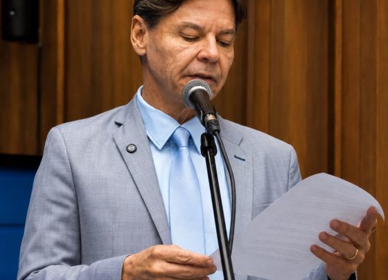Candidato à reeleição pelo PSDB, Paulo Duarte apresenta trajetória no serviço público durante campanha eleitoral - Foto: Divulgação