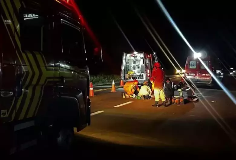 Equipes de socorro atenderam mulher atropelada na BR-158, em Três Lagoas - Foto: 24h News MS