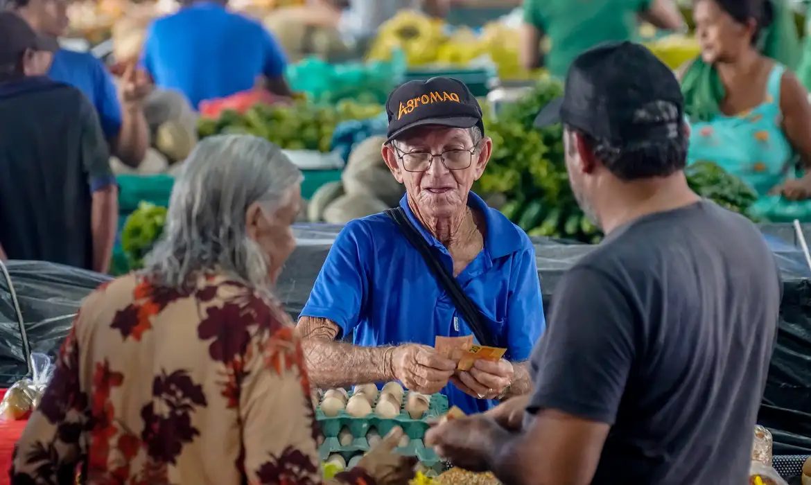 Brasil atinge recorde de 35% de empreendedores com CNPJ em 2025