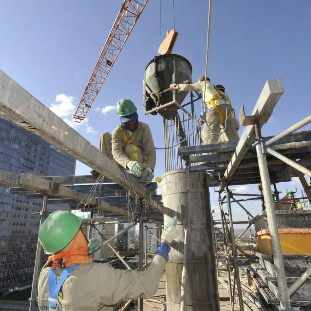 Brasil cria 165,8 mil postos de trabalho em agosto, aponta Caged
