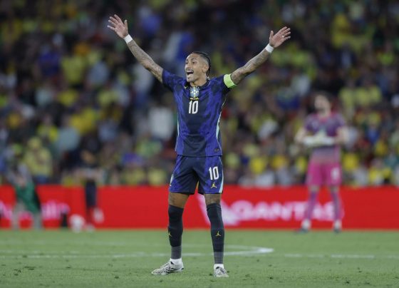 CBF toma decisão sobre sequência de Raphinha na seleção brasileira após gol de pênalti do atacante em amistoso
