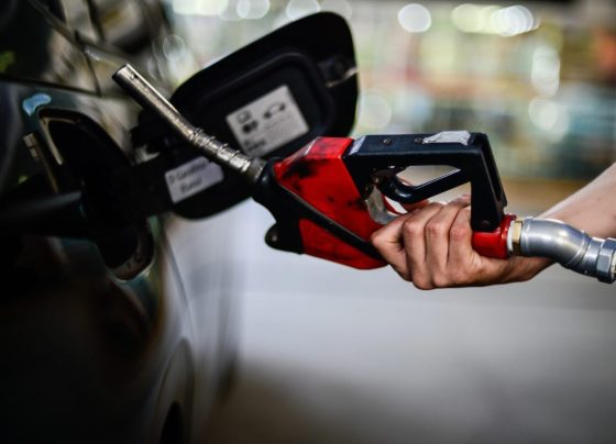 Consumo de etanol anidro pode subir 8,3% em 2027 com mistura de 35% na gasolina, diz consultoria