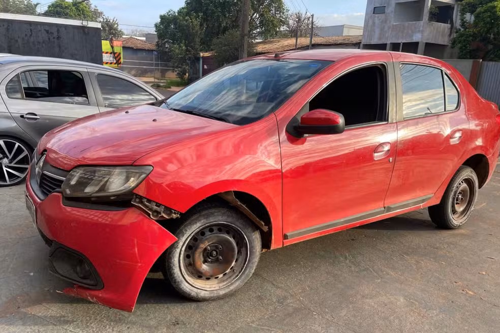 Motorista foge e abandona carro com 921 kg de drogas em Campo Grande