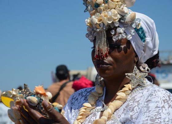Eleitores de religiões afro se sentem invisíveis em campanha eleitoral