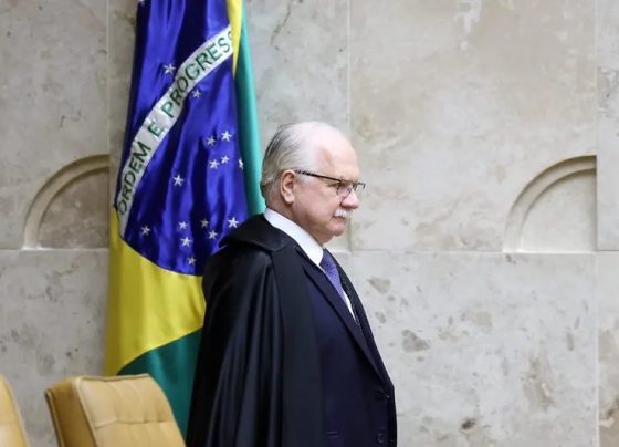 Fachin completa um ano como presidente do STF em meio a turbulências