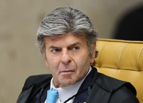 Fux dá 10 dias para Senado explicar acesso de Vorcaro e Viviane Moraes