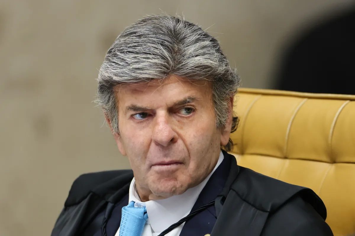 Fux cobra Senado sobre registros de entrada de Vorcaro e Viviane Moraes