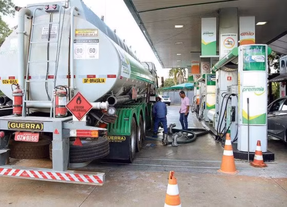 Petrobras desistiu do reajuste de R$ 0,19 anunciado para a gasolina nas refinarias - Foto: Marcello Casal Jr/Agência Brasil