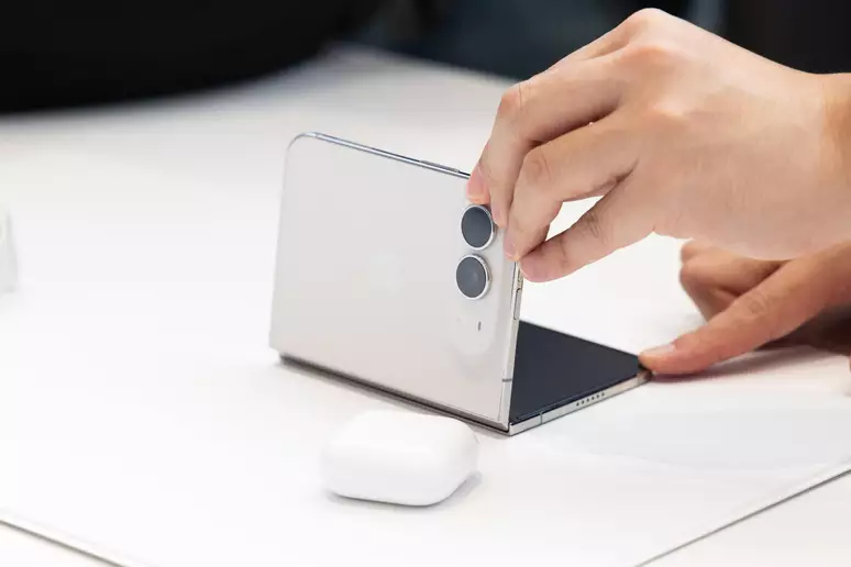 iPhone Duo chega ao Brasil por R$ 21.999; veja os preços