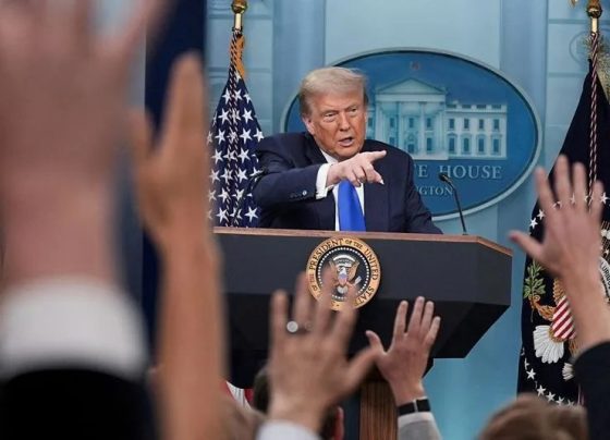 Juiz manda Trump liberar acesso da CNN, MS NOW e Politico à Casa Branca