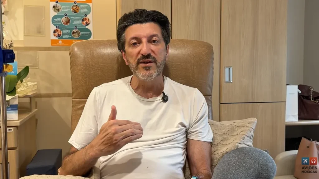 Lito Sousa deixou o hospital e passou a receber cuidados paliativos em casa - Foto: Aviões e Músicas/YouTube/Reprodução