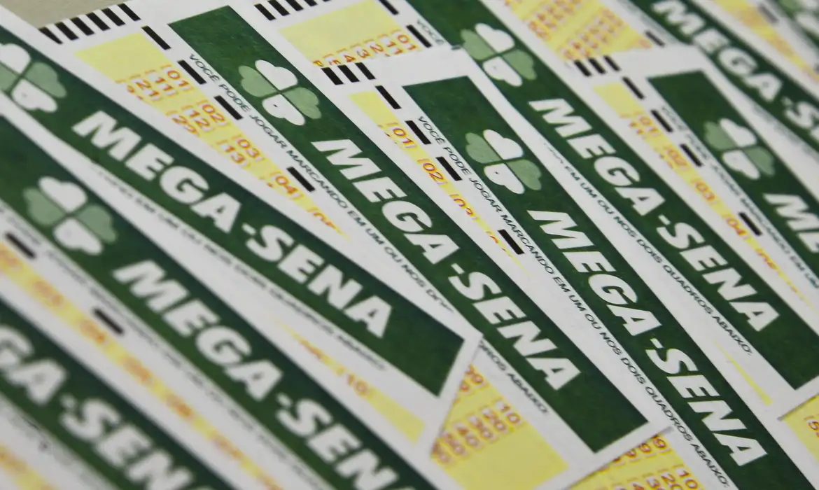 Mega-Sena acumula e prêmio vai a R$ 45 milhões; veja dezenas