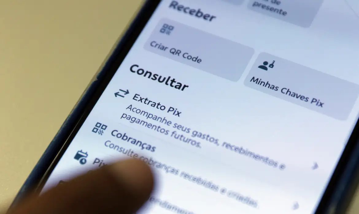Queda no Pix coincide com proibição de bets e Banco Central analisa dados