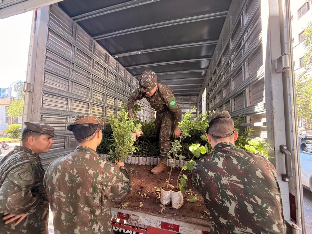 Campo Grande distribui milhares de mudas frutíferas em evento