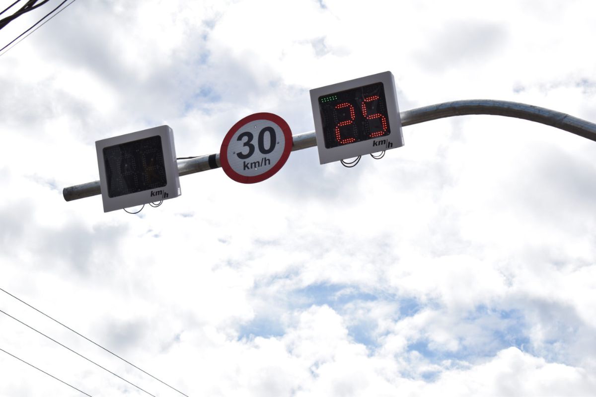 Agetran divulgou lista com veículos multados entre os dias 21 e 30 de agosto em Campo Grande - Foto: PMCG