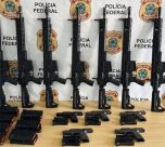 RJ: PF apreende fuzis durante operação contra fraudes no registro de armas