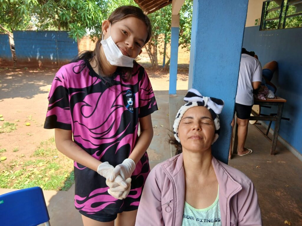 Campo Grande capacita trinta mulheres em curso gratuito de design de sobrancelhas