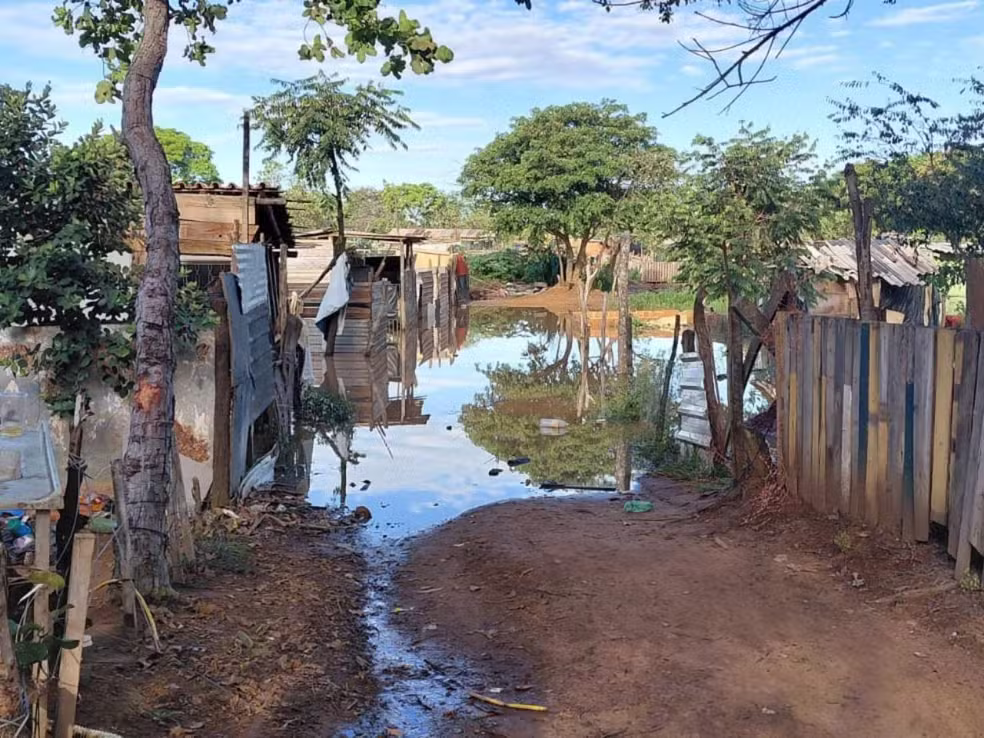 Moradores da Comunidade Vitória enfrentam ruas alagadas e prejuízos após forte chuva na Capital - Foto: José Aparecido