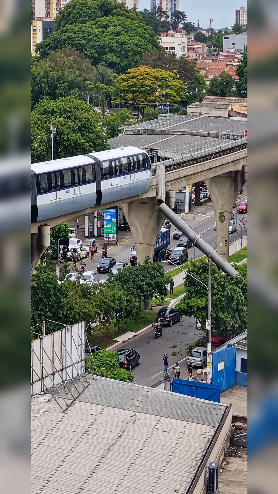 Polícia investiga queda de guindaste sobre monotrilho em São Paulo