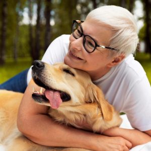 71% dos tutores na terceira idade aproveitam mais a vida: como cães e gatos viraram os maiores aliados de quem envelhece sem companhia