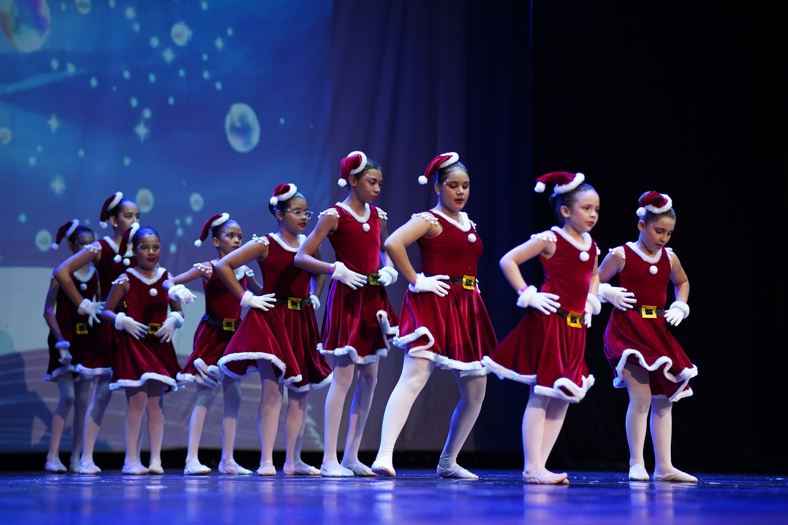 Festival de ballet em Campo Grande emociona público no encerramento de evento natalino