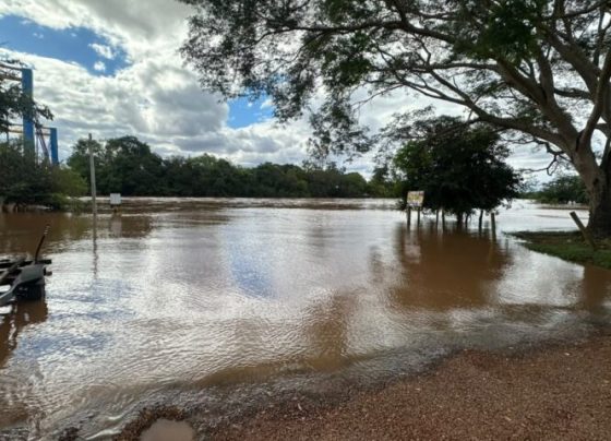 Rio Dourados registrou queda de 82 centímetros no nível em um dia, segundo boletim do Imasul - Foto: Victor Arguelho