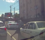 Homem foi encaminhado ao CAPS Guanandi após ser flagrado tentando agredir motorista em Campo Grande - Foto: Reprodução/Ademir Costa