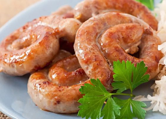 Anvisa proíbe consumo e venda de lote linguiça suína com bactéria