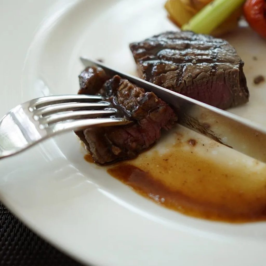 Beterraba na dieta de bovinos mais que dobra ômega-3 na carne, diz estudo