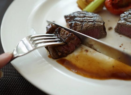 Beterraba na dieta de bovinos mais que dobra ômega-3 na carne, diz estudo