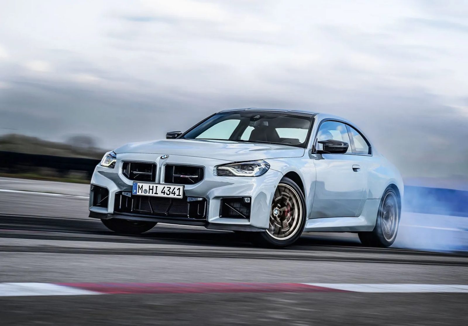 Novo BMW M2 CS chega com 530 cv e lote limitado para o brasil