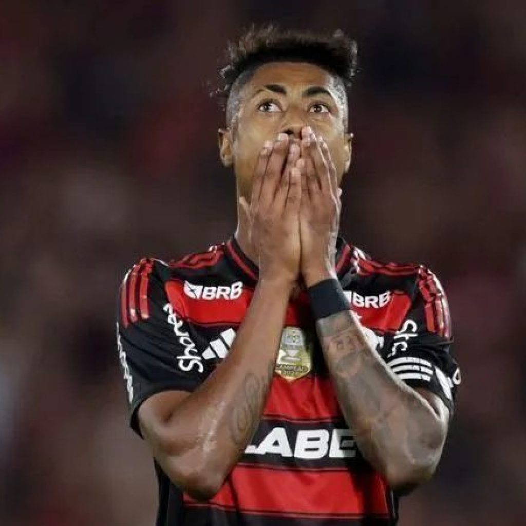Bruno Henrique mostra abatimento após queda do Flamengo: “Difícil falar”