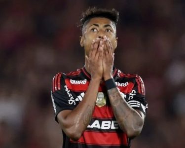Bruno Henrique mostra abatimento após queda do Flamengo: “Difícil falar”
