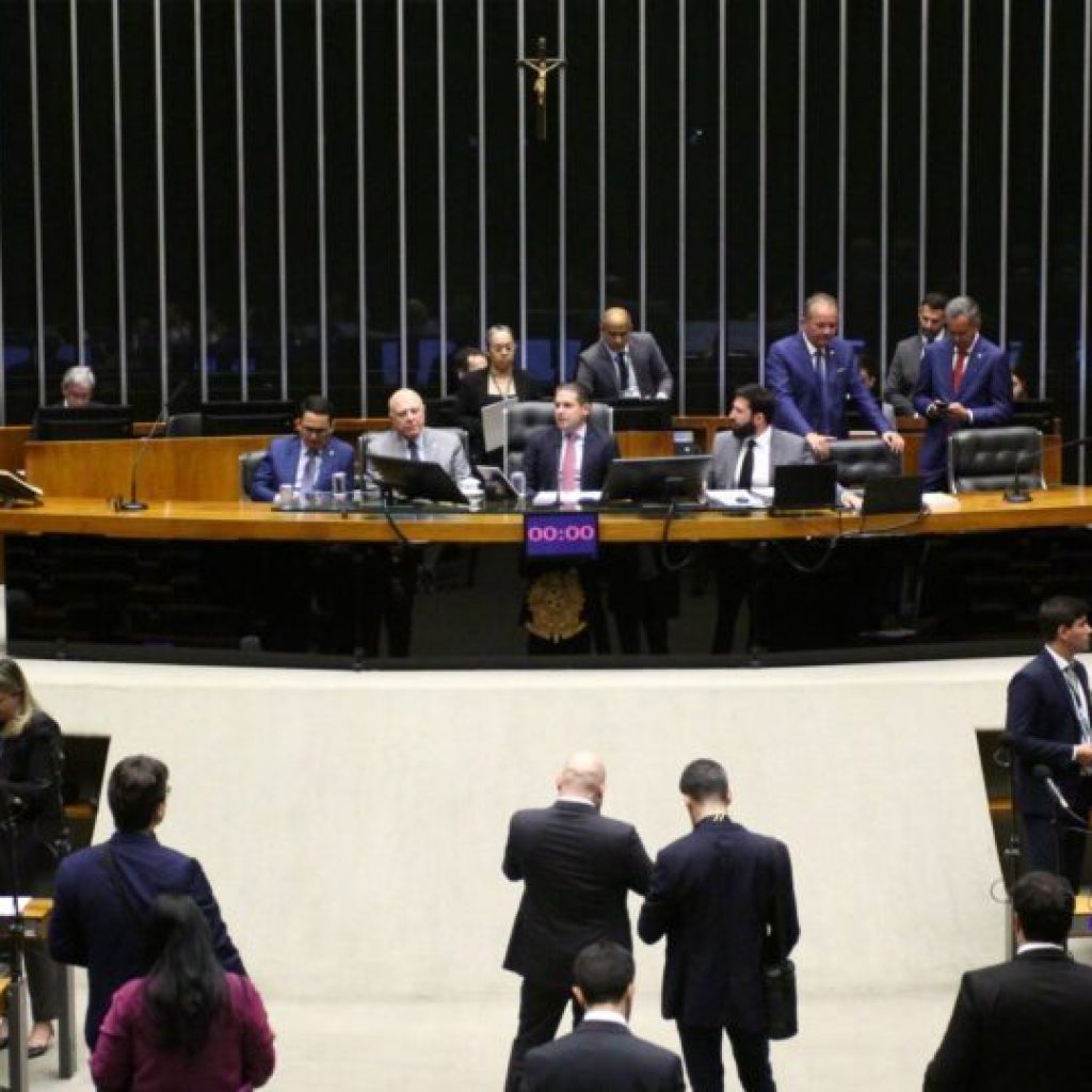 Câmara aprova perdão de dívidas do MEI e aumento do teto