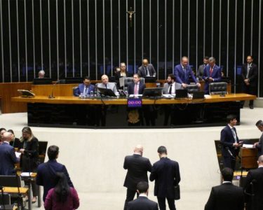 Câmara aprova perdão de dívidas do MEI e aumento do teto