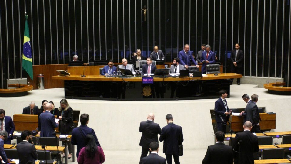 Câmara aprova teto de R$ 140 mil para MEI e perdão de dívidas