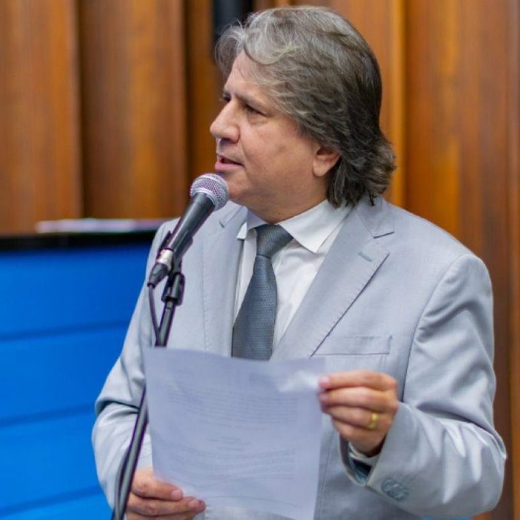 Caravina cobra informações sobre equipes e serviços de esgoto da Ambiental MS Pantanal