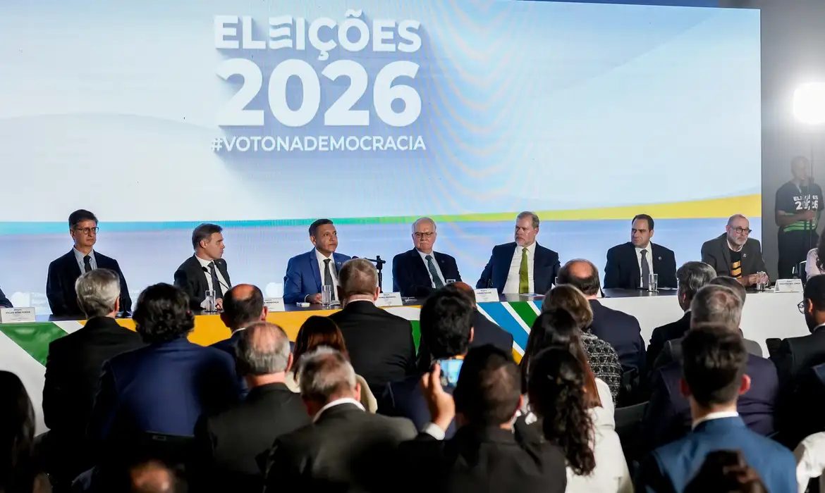 Atraso na contagem de votos foi provocado por excesso de tráfego, afirma o Tribunal Superior Eleitoral